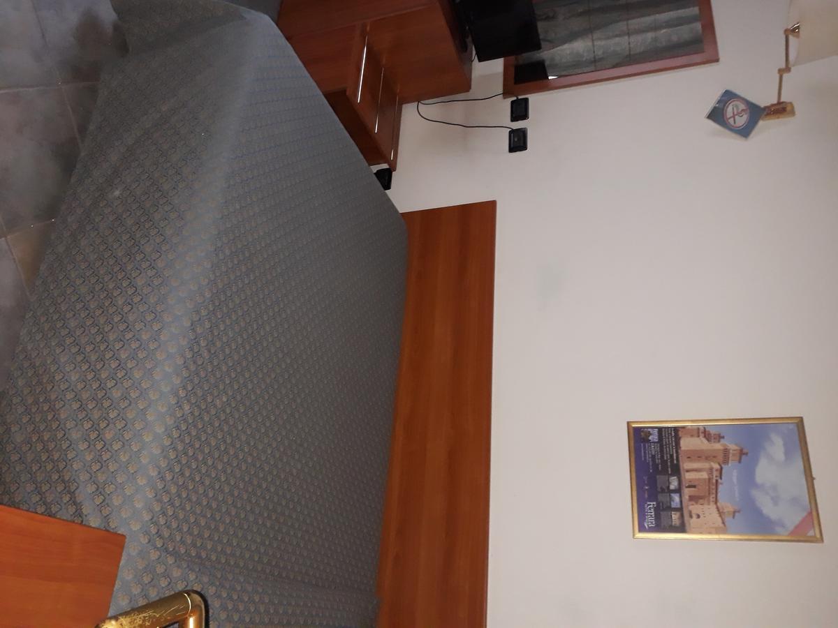 Adelphi Room & Breakfast フェラーラ エクステリア 写真